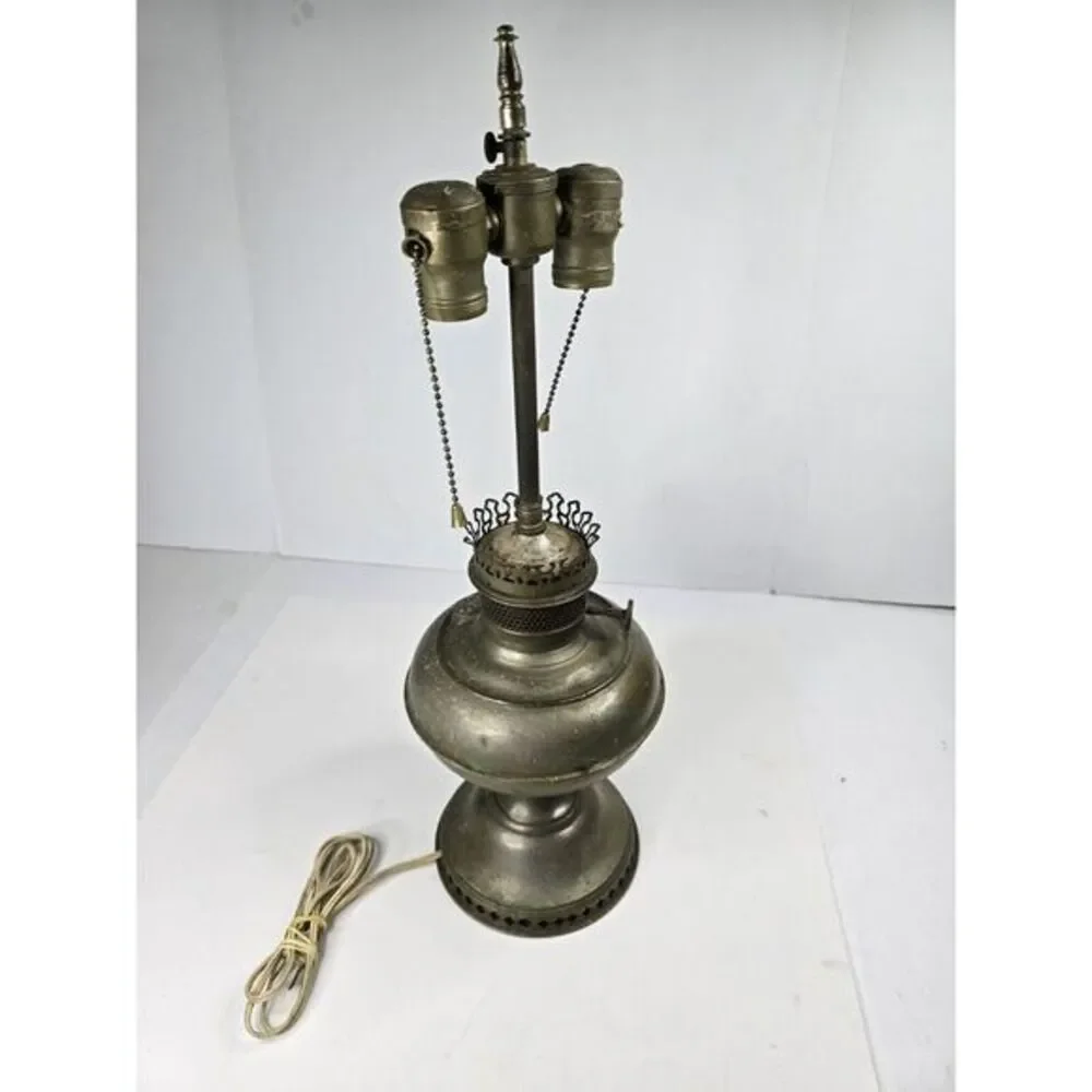 Collectable Vintage Antique Aladdin Oil‎ Lamp Converted Electric Light Vtg Rare